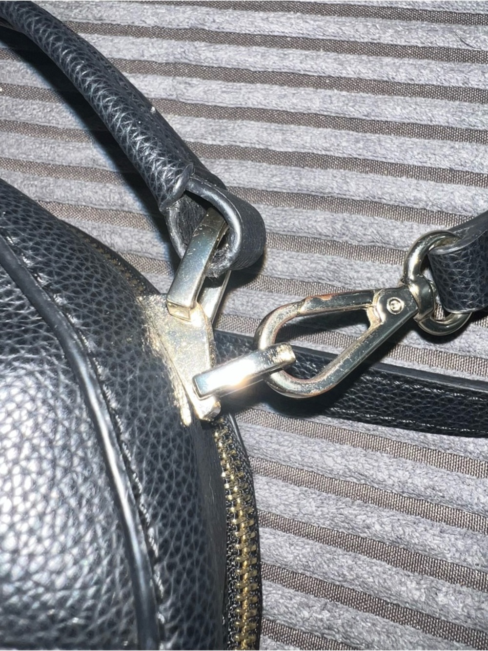 Black Convertible Leather Crossbody Bag Removable Strap Classic Minimal Purse - Picture 5 of 6